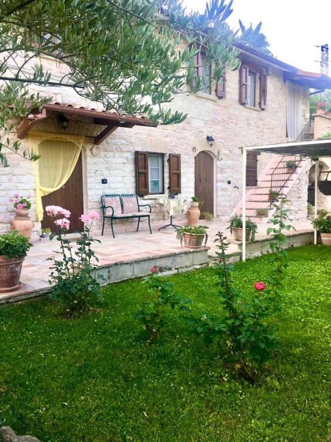 B&B Il Poggetto Serra Sant'Abbondio Экстерьер фото