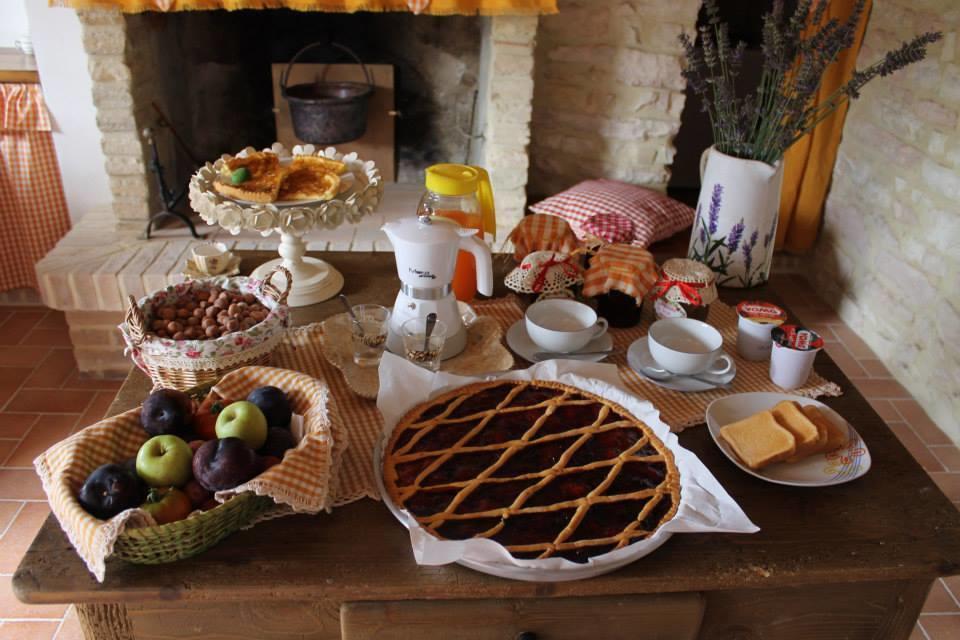 B&B Il Poggetto Serra Sant'Abbondio Экстерьер фото
