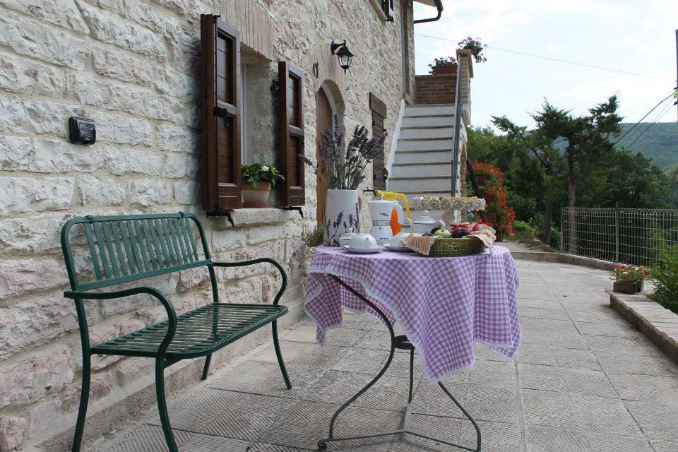 B&B Il Poggetto Serra Sant'Abbondio Экстерьер фото