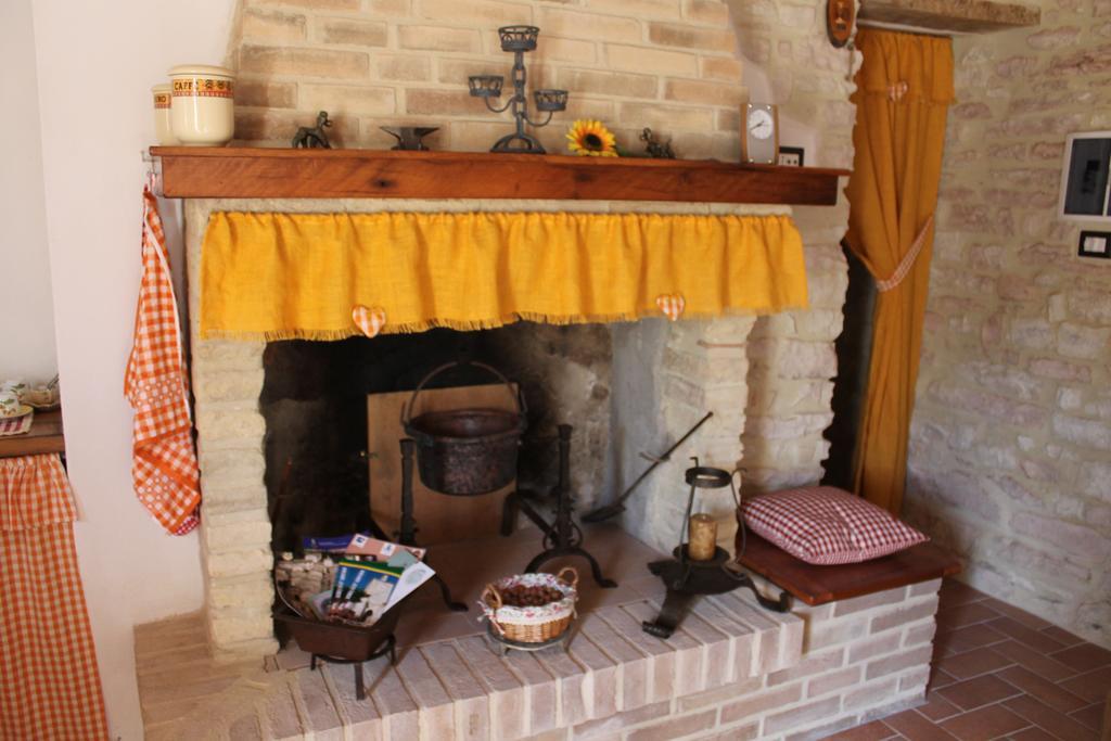 B&B Il Poggetto Serra Sant'Abbondio Экстерьер фото